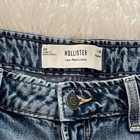 Hollister Women's Straight Leg Jeans in Light Blue - Picture 2 of 4